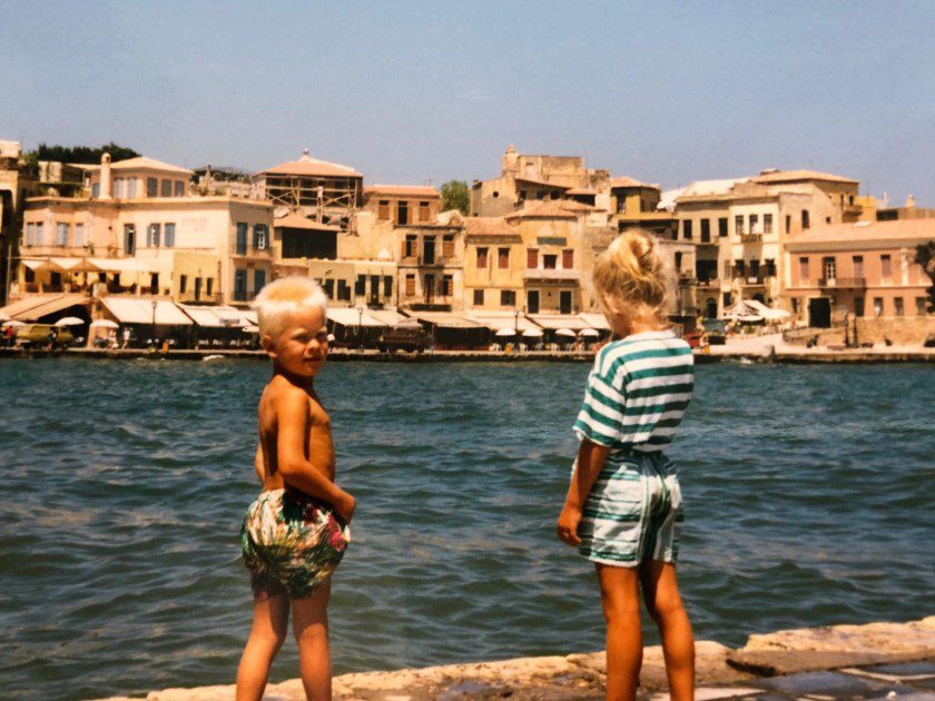 Boas met zijn zus in Chania, Kreta