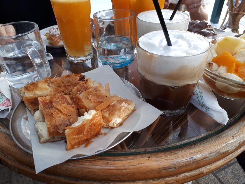 Bougatsadiko Thessaloniki_bougatsa tiri