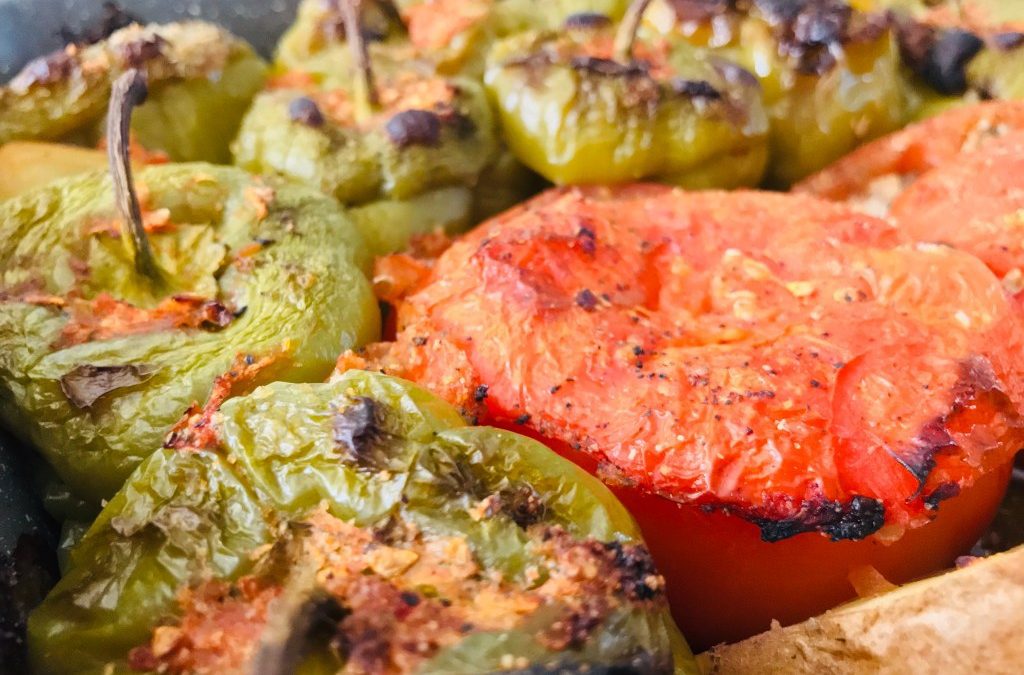 Gemista me kima – Gevulde paprika en tomaten, met rijst en gehakt