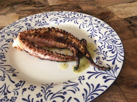ochtapodi scharas octopus bbq