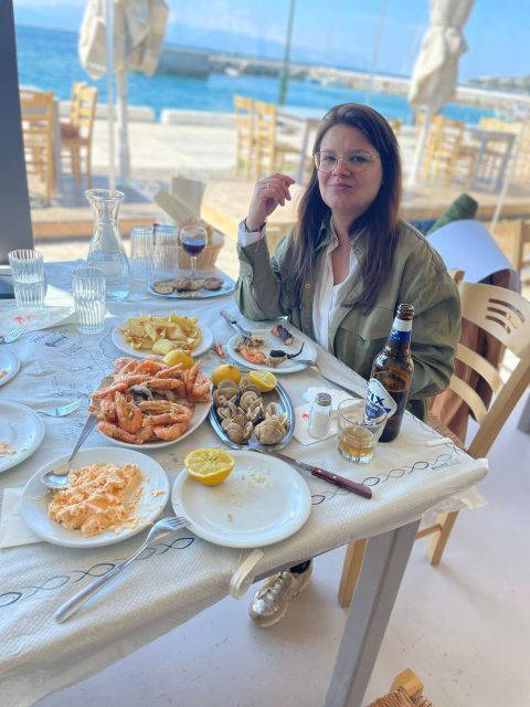 ouzeri-giannis-in-loutraki-koken-met-elefteria