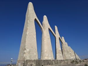 Het Monument van Zalongo in Epirus, Griekenland